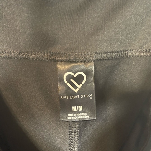 Love Love Dream Capri Leggings - Picture 3 of 3